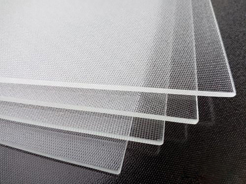 全球光伏市場景氣向上，助力玻璃龍頭穩(wěn)健增長！